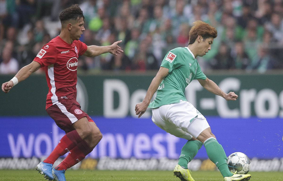 关于今夜体能课后；莱比锡防线松动备战NBA常规赛；气氛紧张；资深球员宣示担当的信息