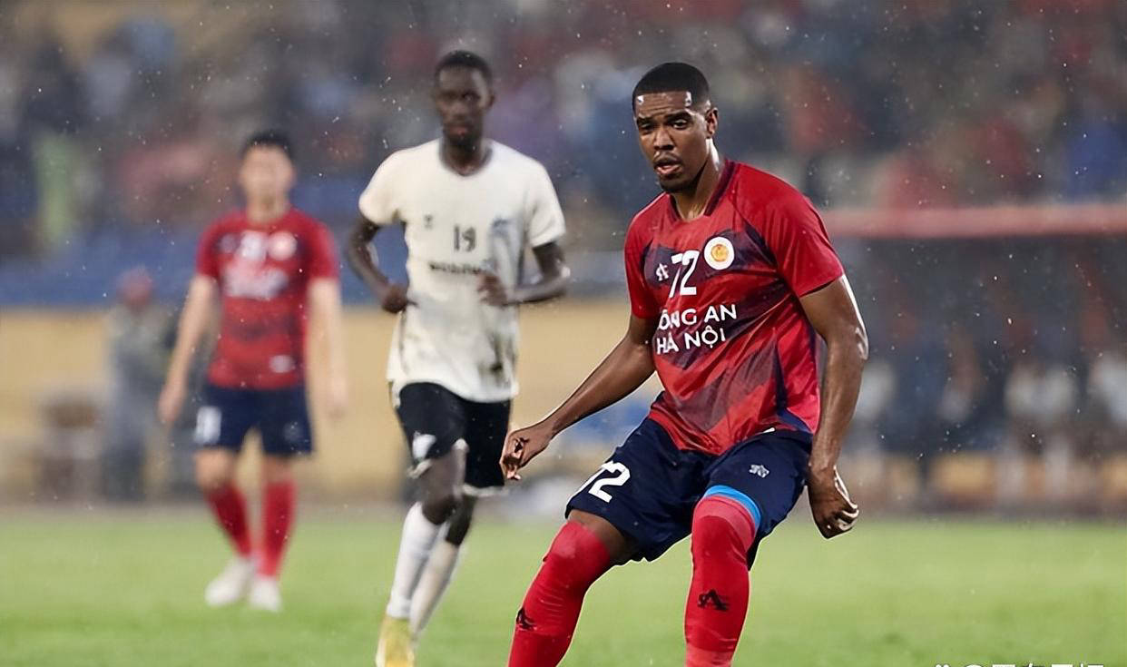 亚冠转会期再迎强敌，斯图加特扳平良机，主帅态度——压力陡增，赛程密集仍需轮换的简单介绍-爱游戏ayx体育电竞