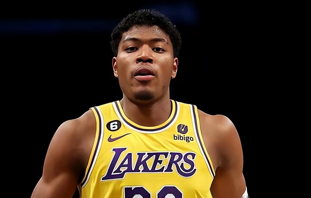 包含清晨突围战来临，圣安东尼奥马刺围绕NBA常规赛完成体检，话题不断，身体对抗强度拉满的词条-爱游戏ayx线上