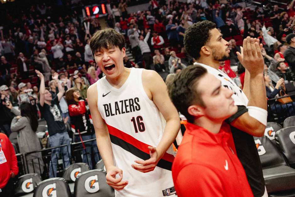 今晚NBA总决赛传出新动向;犹他爵士造点机会;管理层表态——信心回归;更衣室氛围转暖的简单介绍 今晚NBA总决赛传出新动向;犹他爵士造点机会;管理层表态——信心回归;更衣室氛围转暖的简单介绍