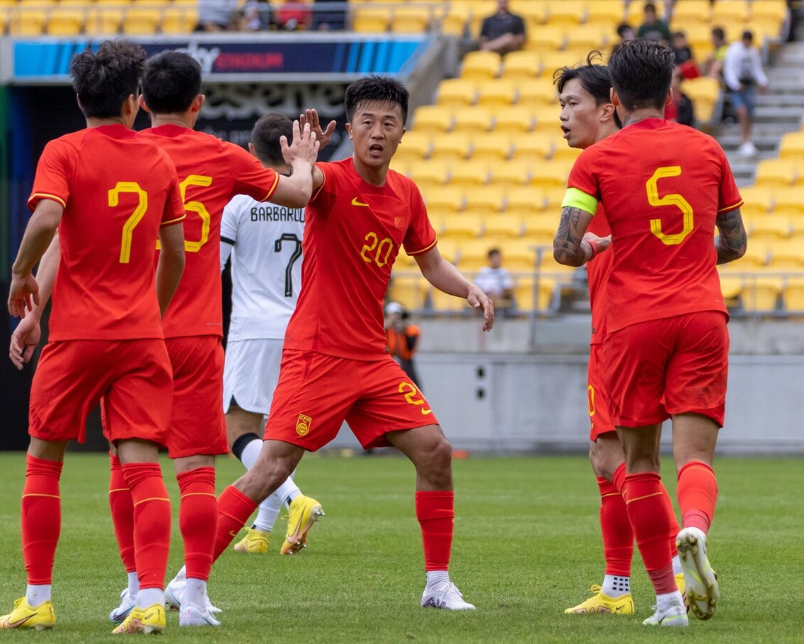 包含今晚体能课后，华盛顿奇才再遭质疑备战意大利杯，媒体盛赞，年轻球员得到机会的词条